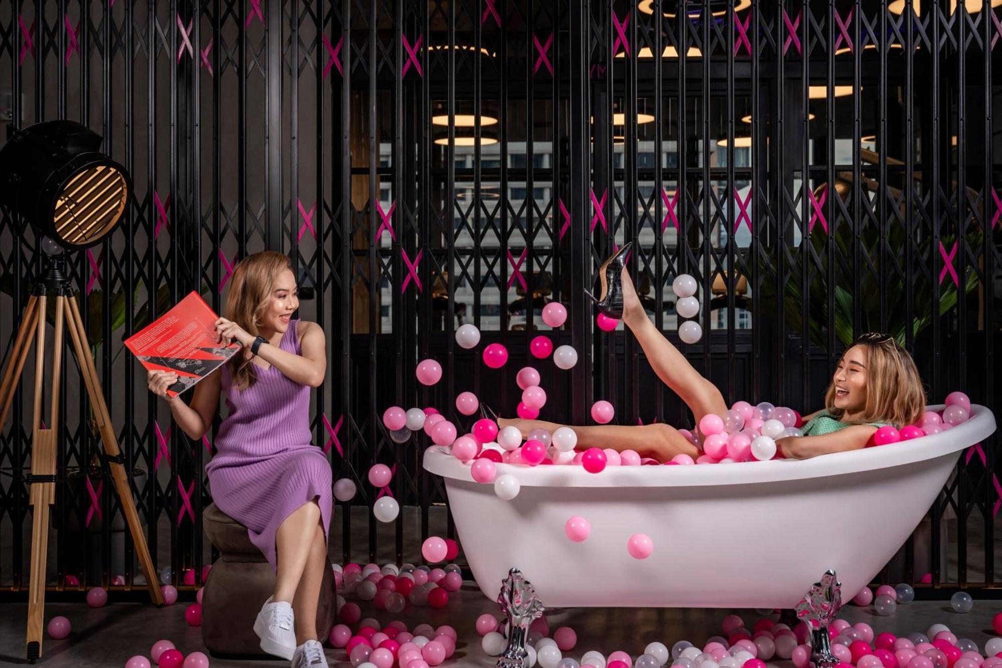 Moxy Bangkok Ratchaprasong Hotell Exteriör bild