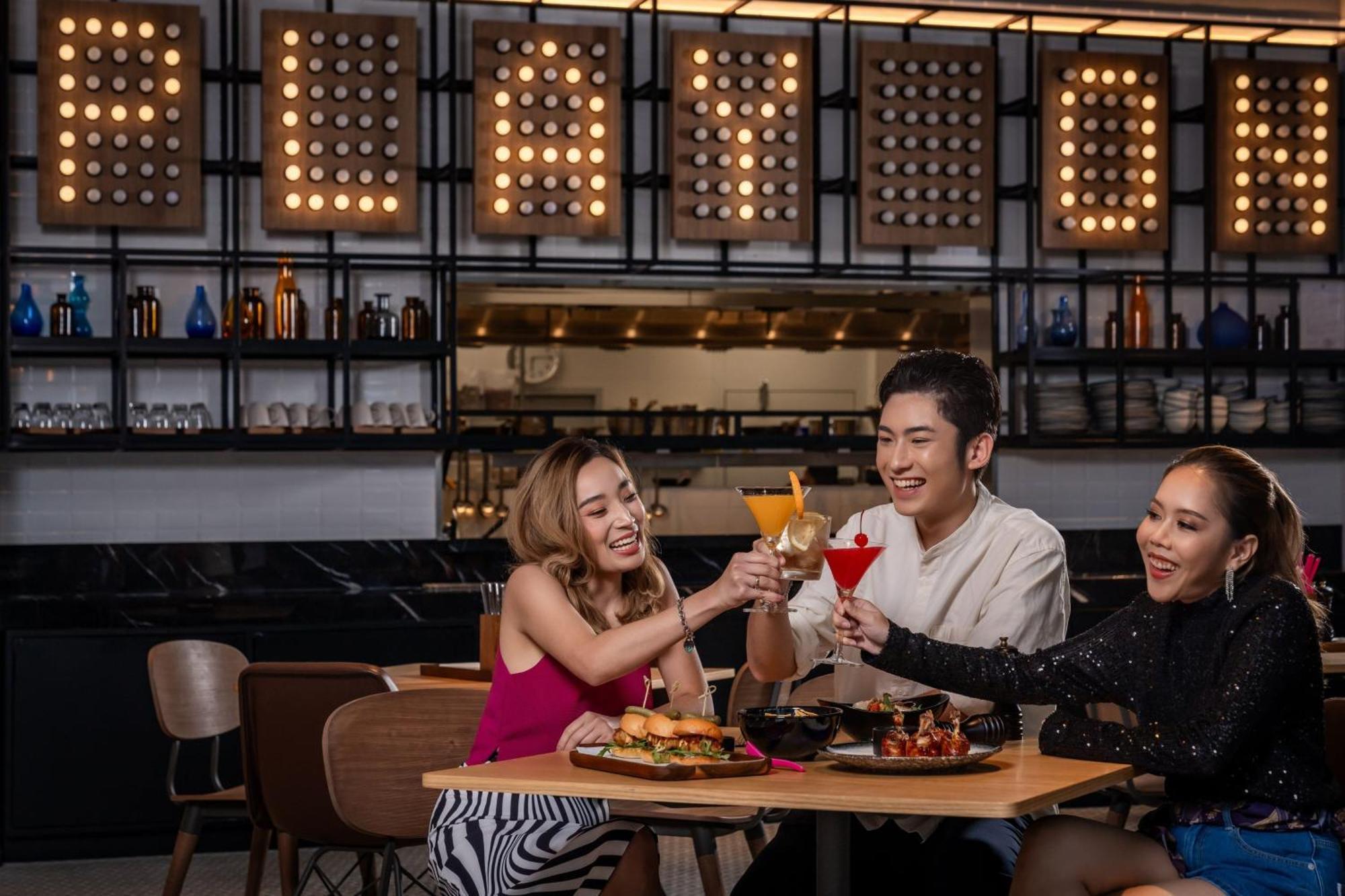 Moxy Bangkok Ratchaprasong Hotell Exteriör bild