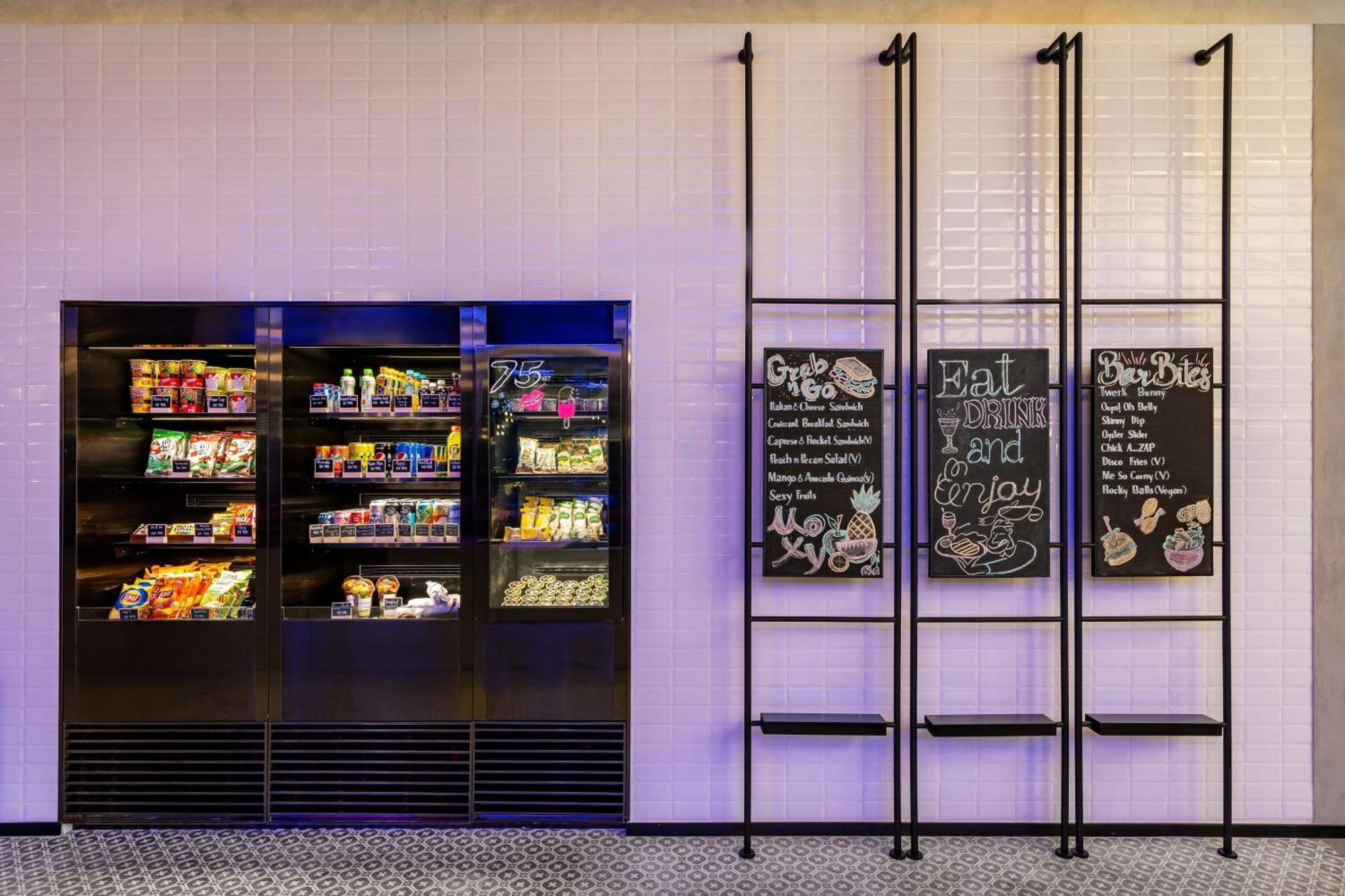 Moxy Bangkok Ratchaprasong Hotell Exteriör bild