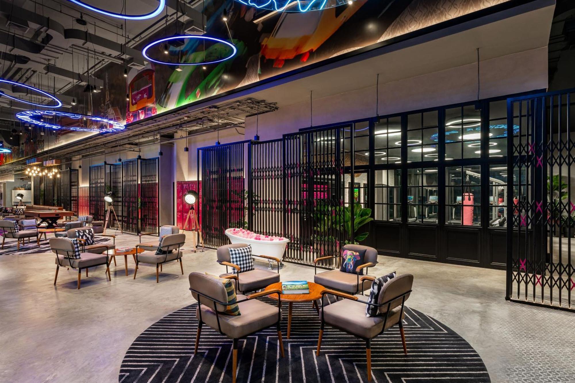 Moxy Bangkok Ratchaprasong Hotell Exteriör bild