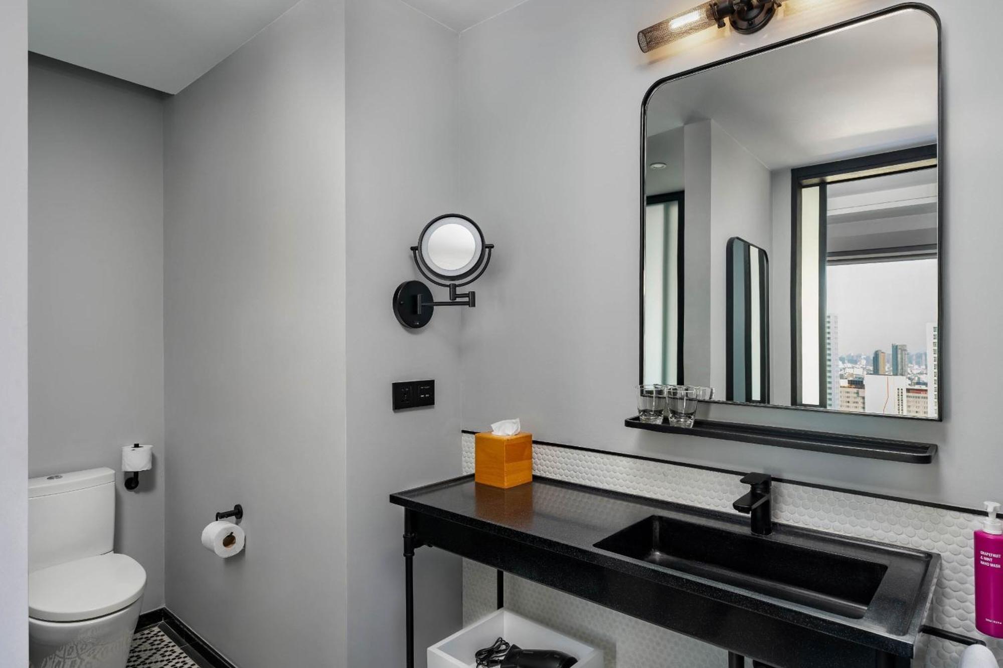 Moxy Bangkok Ratchaprasong Hotell Exteriör bild